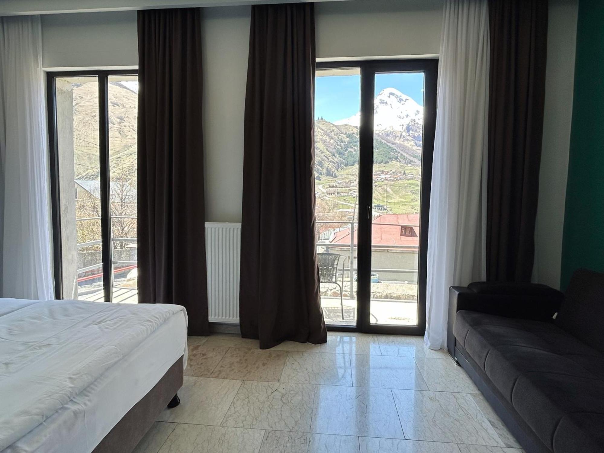 Shushabandi Kazbegi Hotel Exterior photo