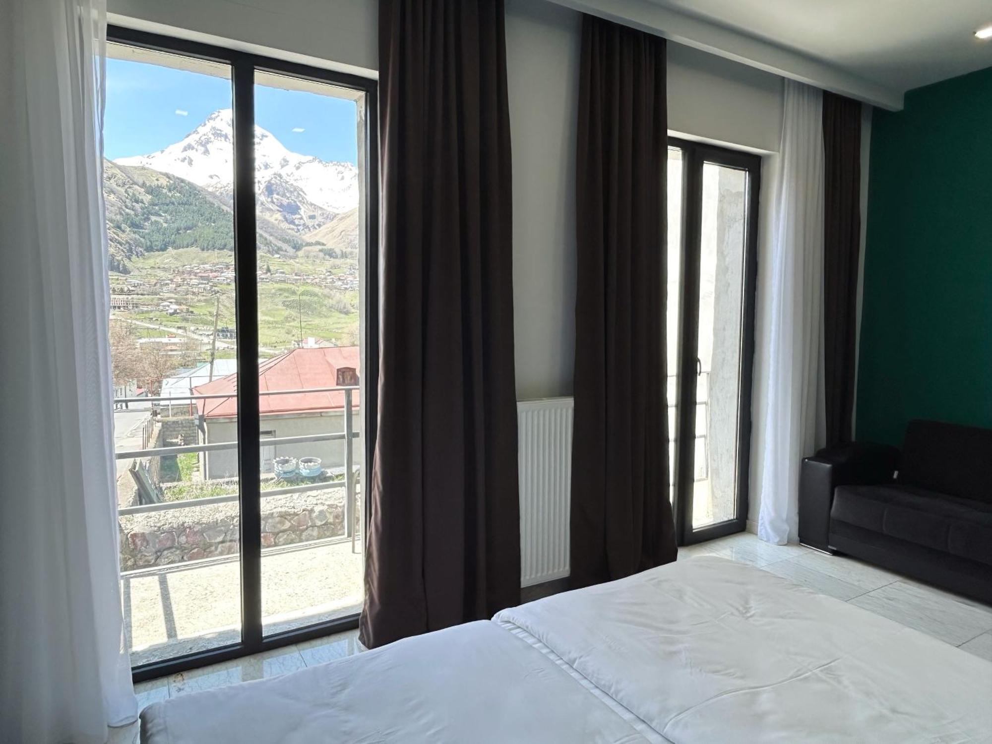Shushabandi Kazbegi Hotel Exterior photo